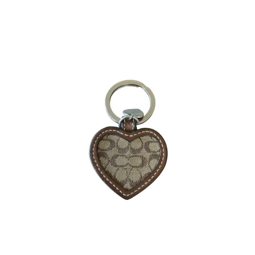 Coach Vintage Signature Brown Heart Shaped Leather Fob Keychain w/Hang Tag-Rare - Picture 2 of 6